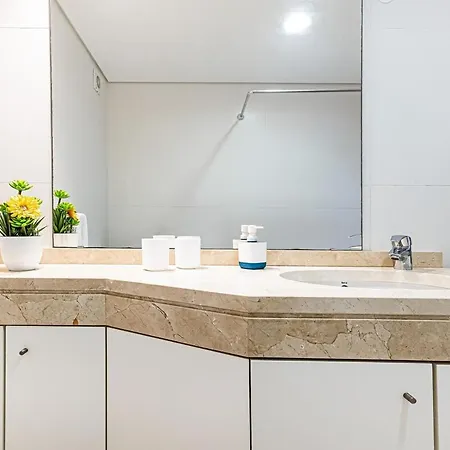 Rossio Sea View By Alzira Apartment